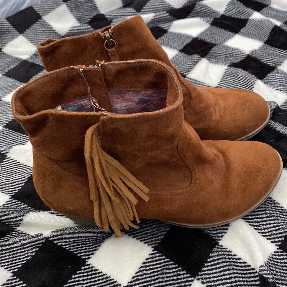 brown suede wedge boots with fringe